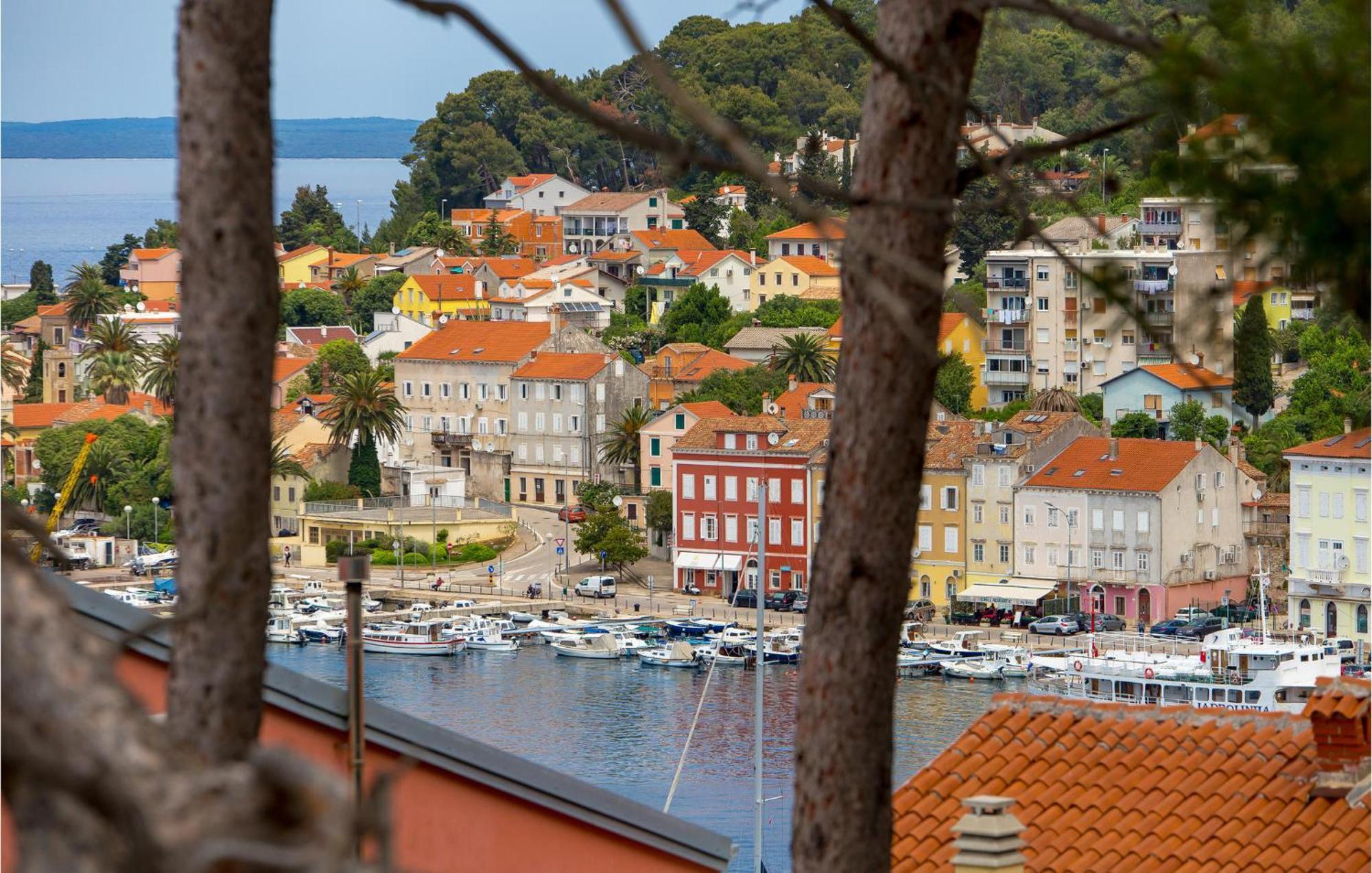 Amazing Apartment In Mali Losinj With Wifi Eksteriør billede